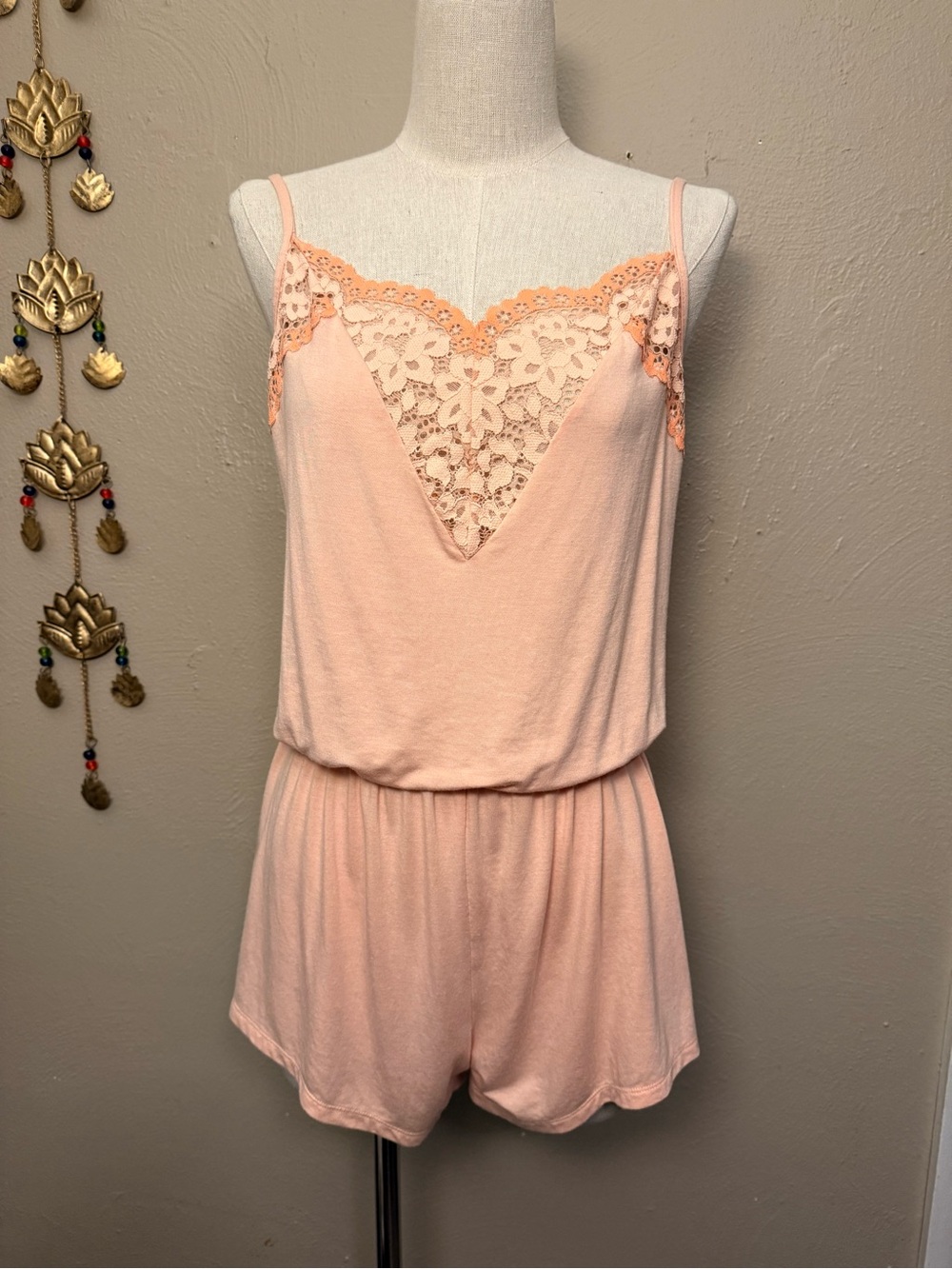Victoria's Secret Peachy Pink delicate lace trim Knit Playsuit Romper Size Small